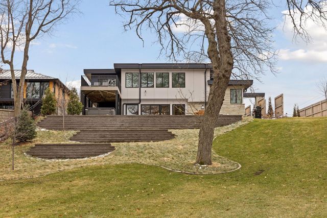 3812 W 57th Street, Edina, MN 55410