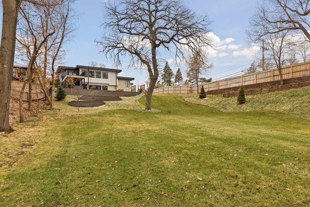 3812 W 57th Street, Edina, MN 55410