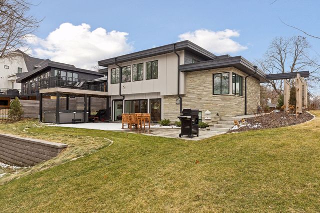 3812 W 57th Street, Edina, MN 55410