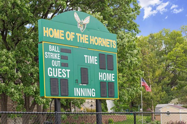 3812 W 57th Street, Edina, MN 55410