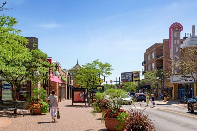 3812 W 57th Street, Edina, MN 55410