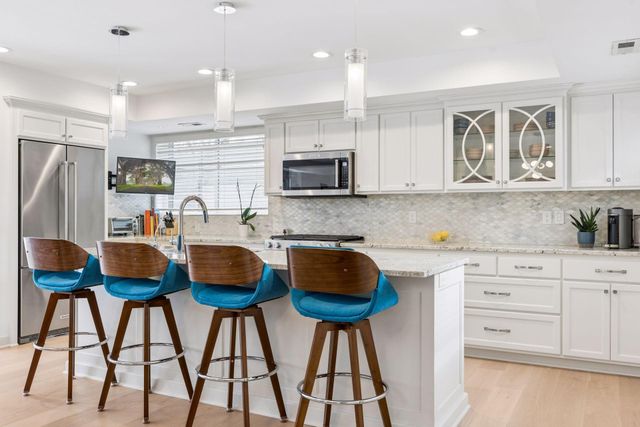 3812 W 57th Street, Edina, MN 55410