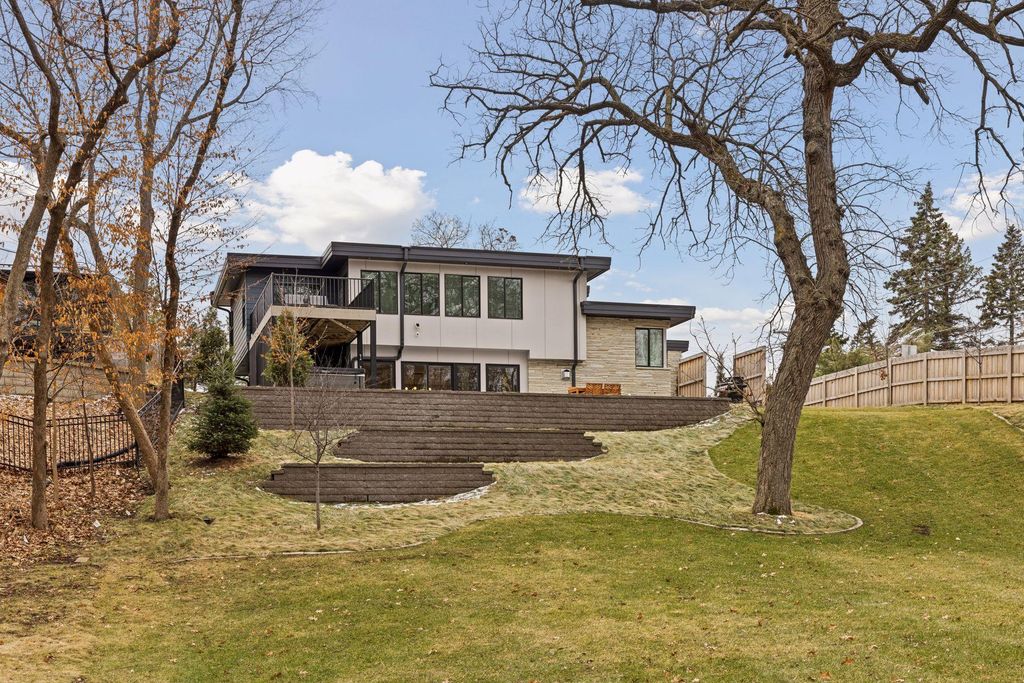 3812 W 57th Street, Edina, MN 55410