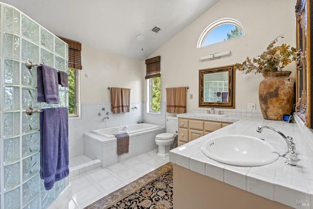 800-850 Boonville Rd, Ukiah, CA 95482