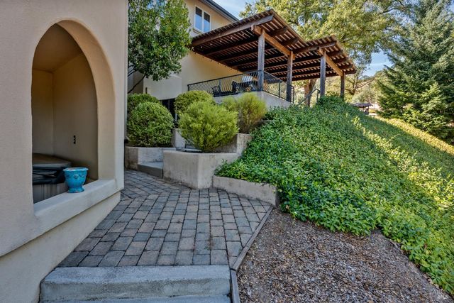 800-850 Boonville Rd, Ukiah, CA 95482