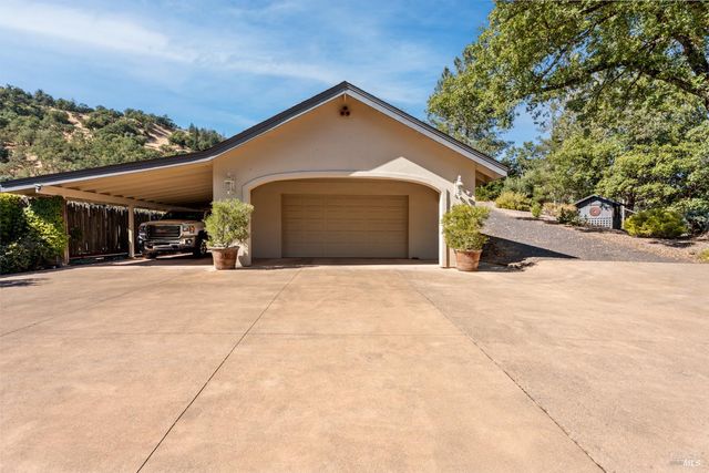 800-850 Boonville Rd, Ukiah, CA 95482