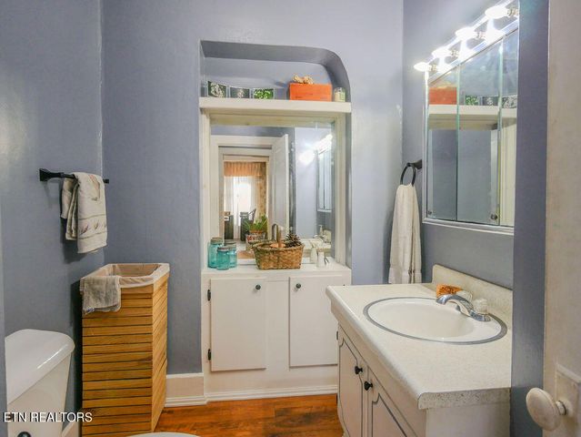 10 Pine Street, Athens, TN 37303