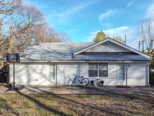 10 Pine Street, Athens, TN 37303