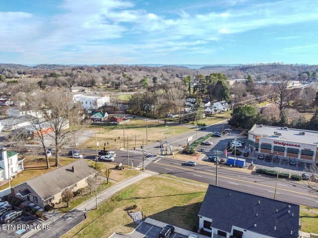 10 Pine Street, Athens, TN 37303