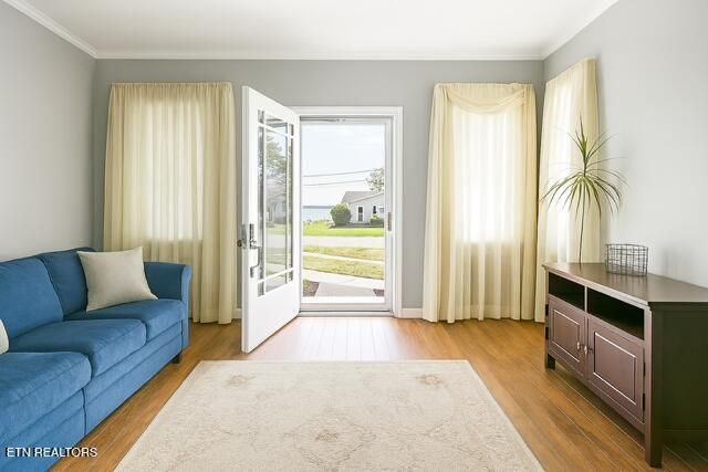 10 Pine Street, Athens, TN 37303