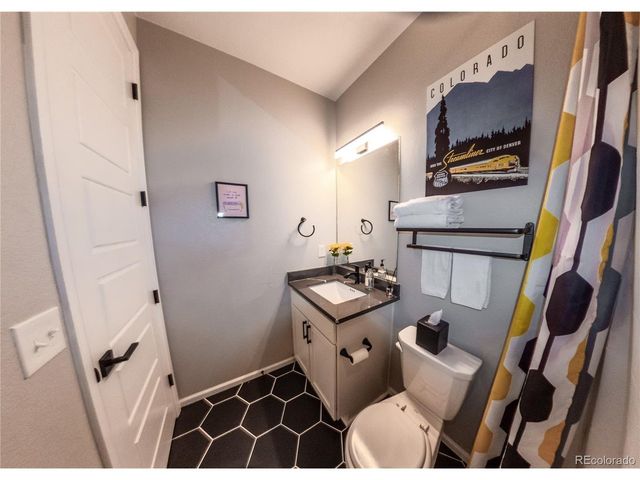 5210 Routt Ct B, Arvada, CO 80002