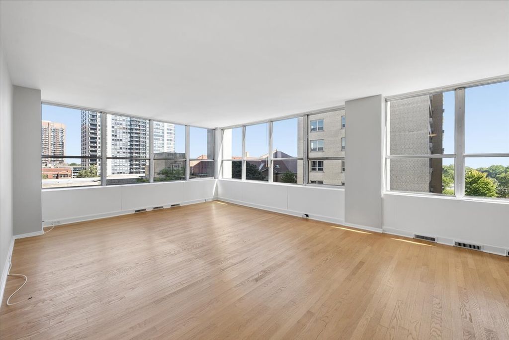 655 W Irving Park Road 502, Chicago, IL 60613 — photo 2