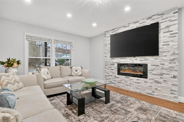 21 Green Avenue, Valley Cottage, NY 10989