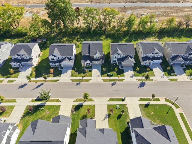 6629 Seabiscuit Road, Whitestown, IN 46075