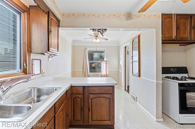 1406 Moran Avenue, Lincoln Park, MI 48146