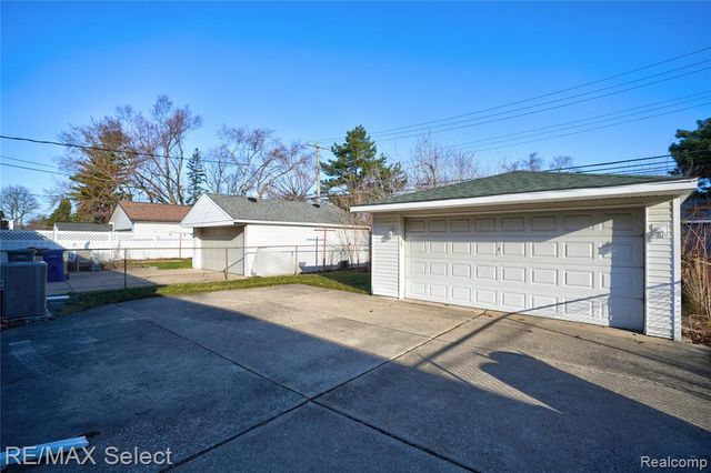 1406 Moran Avenue, Lincoln Park, MI 48146