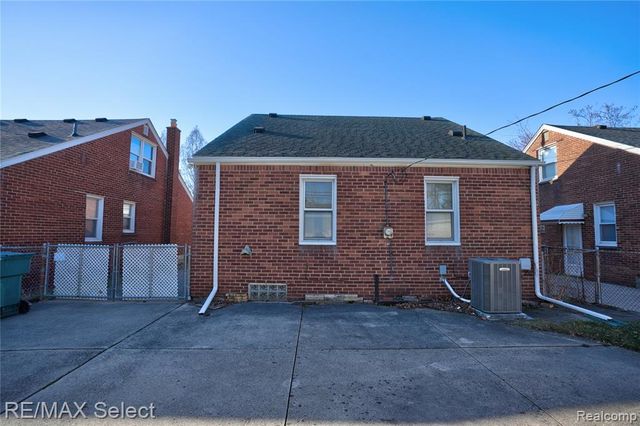 1406 Moran Avenue, Lincoln Park, MI 48146