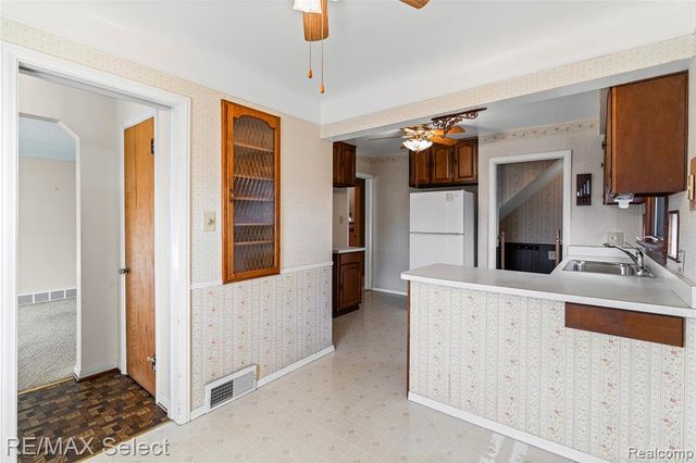 1406 Moran Avenue, Lincoln Park, MI 48146