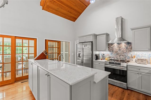 300 Whispering Falls Drive, Pickens, SC 29671