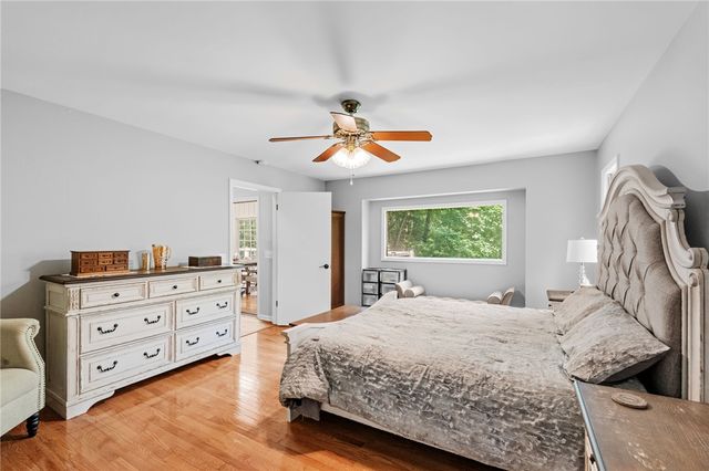 300 Whispering Falls Drive, Pickens, SC 29671