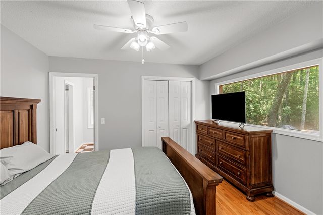 300 Whispering Falls Drive, Pickens, SC 29671