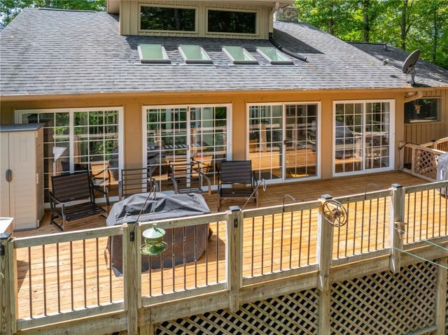 300 Whispering Falls Drive, Pickens, SC 29671