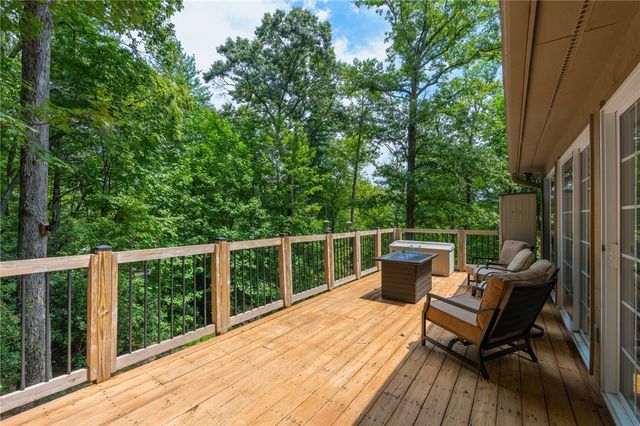 300 Whispering Falls Drive, Pickens, SC 29671