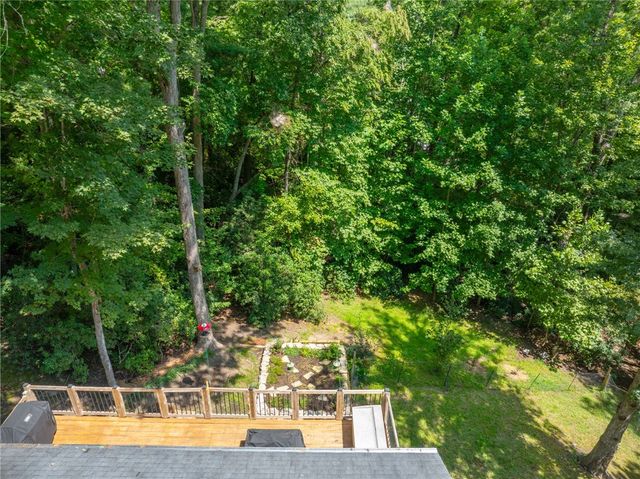 300 Whispering Falls Drive, Pickens, SC 29671