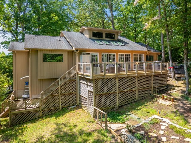 300 Whispering Falls Drive, Pickens, SC 29671