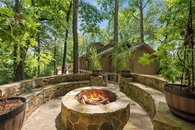 300 Whispering Falls Drive, Pickens, SC 29671