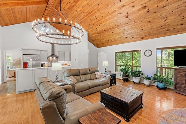 300 Whispering Falls Drive, Pickens, SC 29671