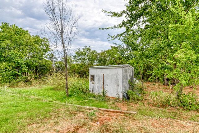 22355 Davis Drive, Earlsboro, OK 74840