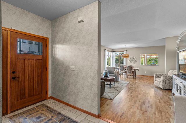 3144 Wilds Ridge Court NW, Prior Lake, MN 55372