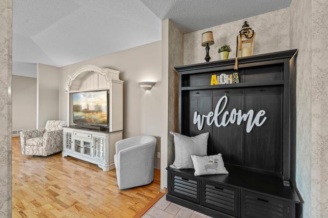 3144 Wilds Ridge Court NW, Prior Lake, MN 55372