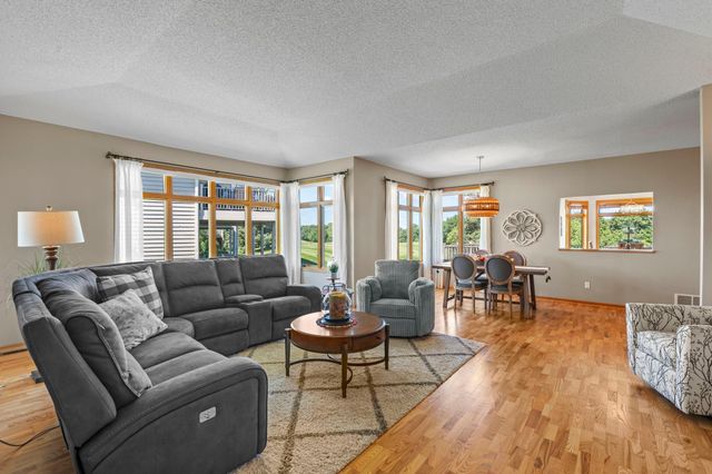 3144 Wilds Ridge Court NW, Prior Lake, MN 55372