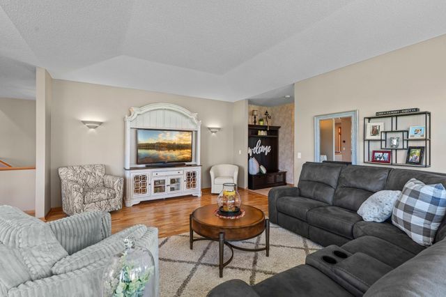 3144 Wilds Ridge Court NW, Prior Lake, MN 55372