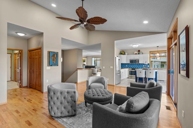 3144 Wilds Ridge Court NW, Prior Lake, MN 55372