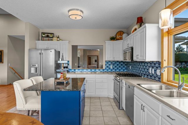 3144 Wilds Ridge Court NW, Prior Lake, MN 55372