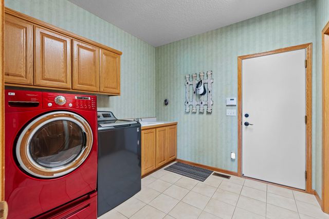 3144 Wilds Ridge Court NW, Prior Lake, MN 55372