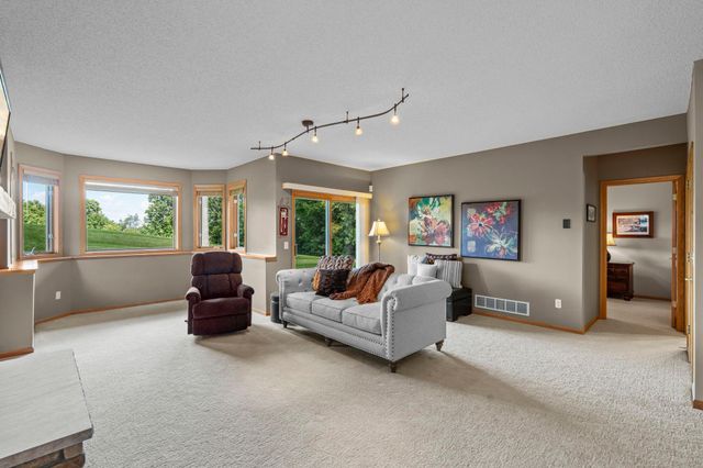 3144 Wilds Ridge Court NW, Prior Lake, MN 55372