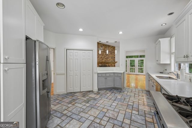 6137 White Oak Drive, Flowery Branch, GA 30542