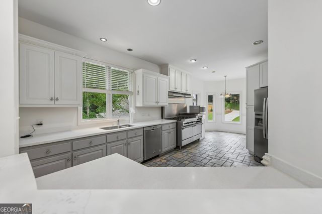 6137 White Oak Drive, Flowery Branch, GA 30542