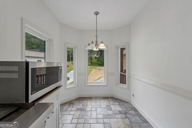 6137 White Oak Drive, Flowery Branch, GA 30542