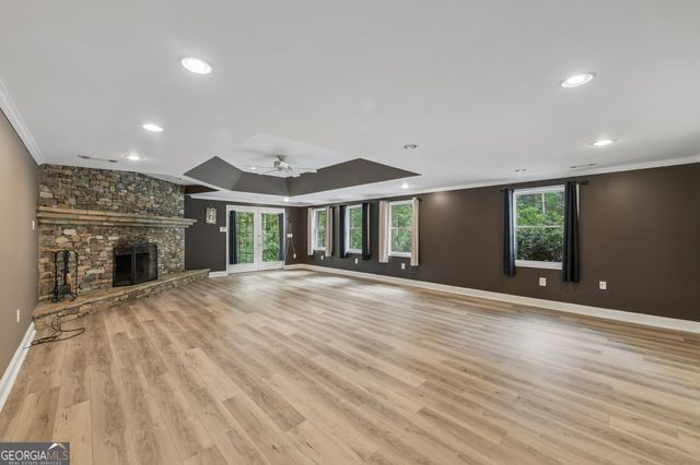 6137 White Oak Drive, Flowery Branch, GA 30542