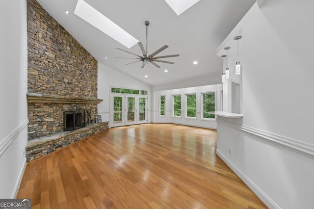 6137 White Oak Drive, Flowery Branch, GA 30542