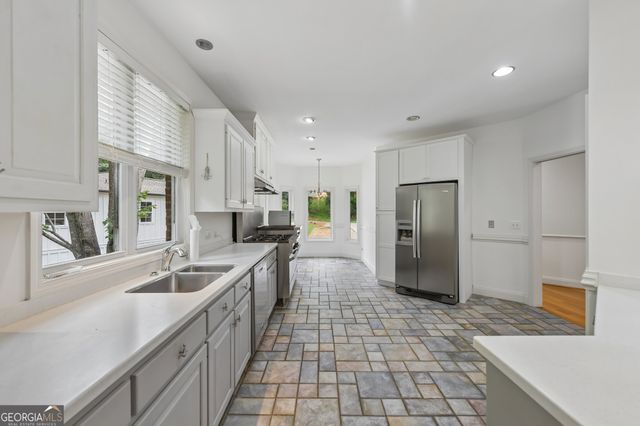 6137 White Oak Drive, Flowery Branch, GA 30542