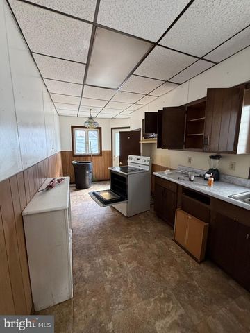 620 E PINE ST, Mahanoy City, PA 17948