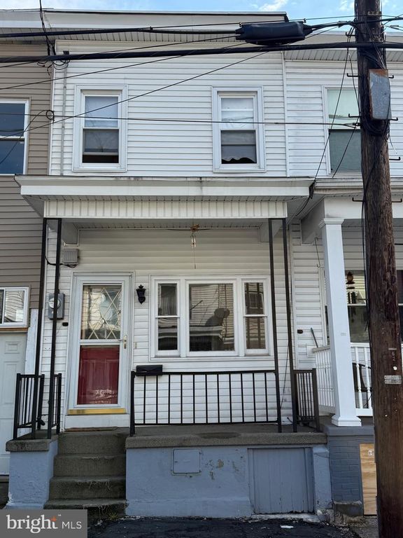 620 E PINE ST, Mahanoy City, PA 17948