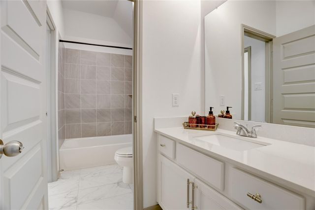 1922 Pleasant Grove Drive, Missouri City, TX 77459