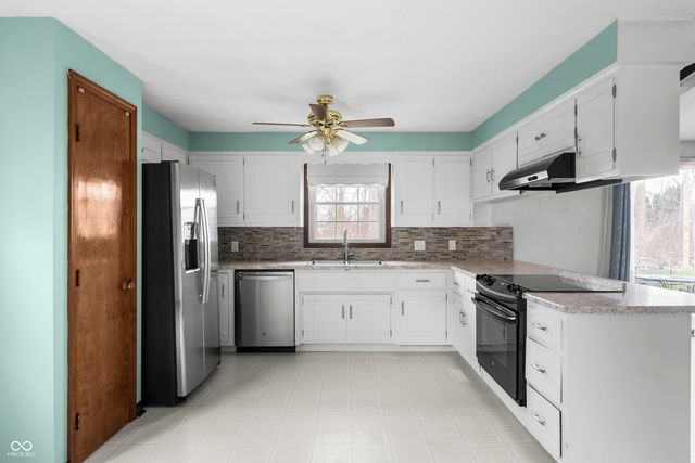 100 E Michelle Lane, Pendleton, IN 46064